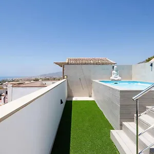 Apartamento Carmen, Maro